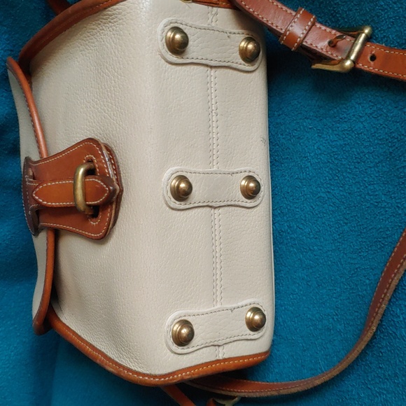 Dooney & Bourke vintage smaller shoulder bag two tone tan/brown good condition - Picture 3 of 3